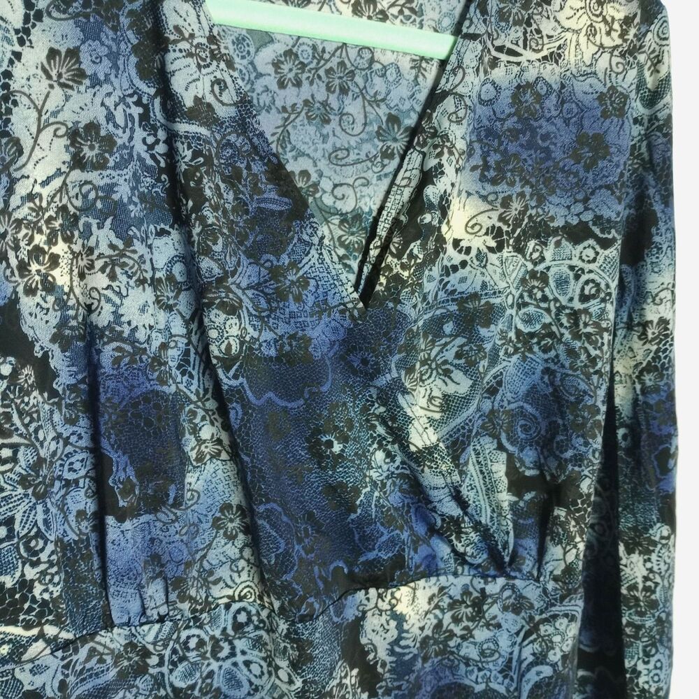 Motherhood Maternity Women's V neck Faux Wrap Floral Blouse Shirt Top 1X - Picture 3 of 8